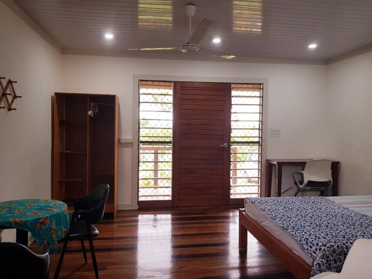 Seachange Lodge Port Vila Exteriör bild