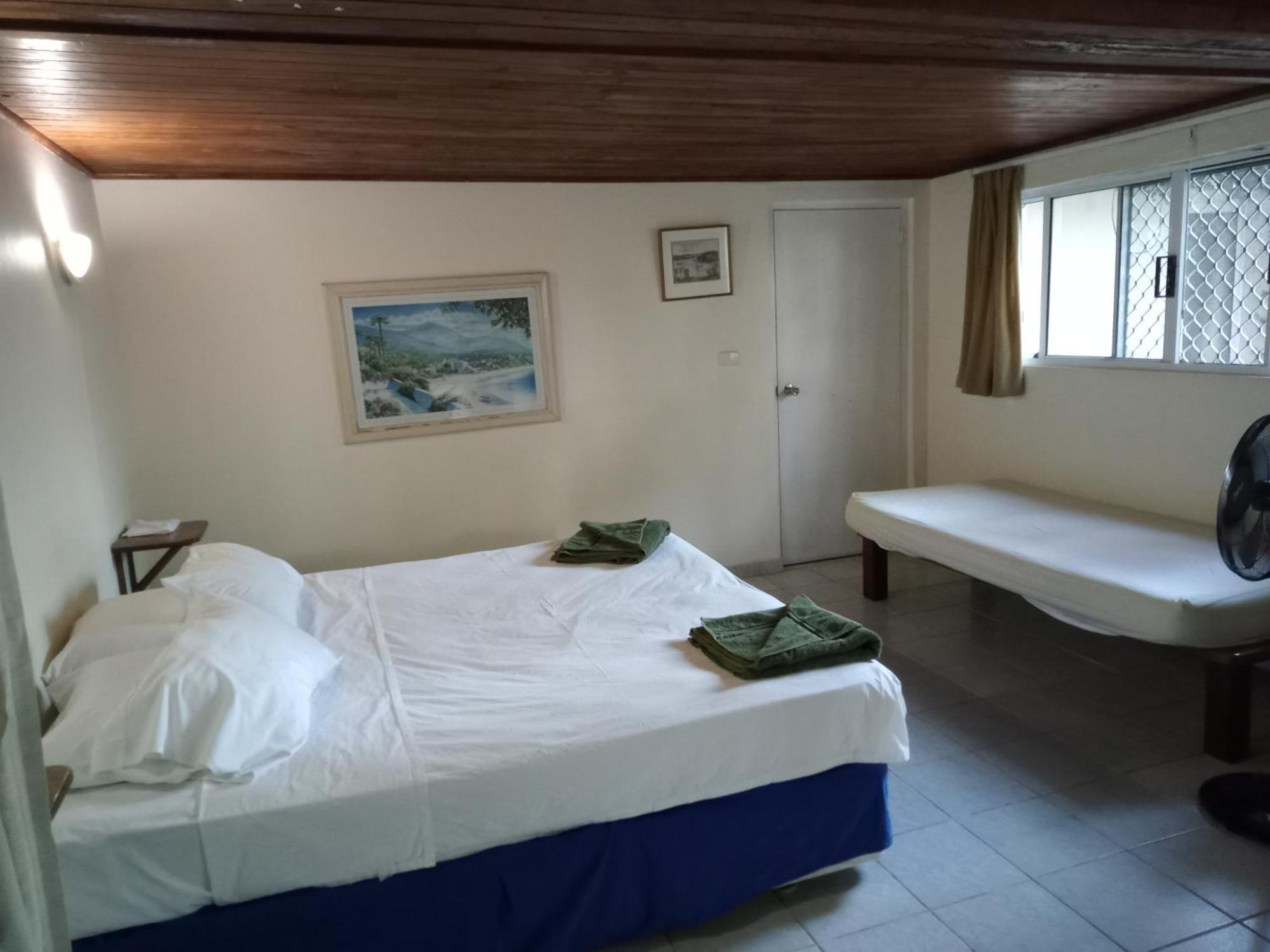 Seachange Lodge Port Vila Exteriör bild